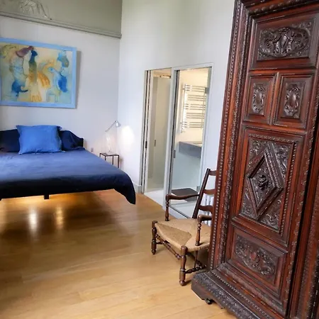 Late Arrival Or Early Departure! Best Location